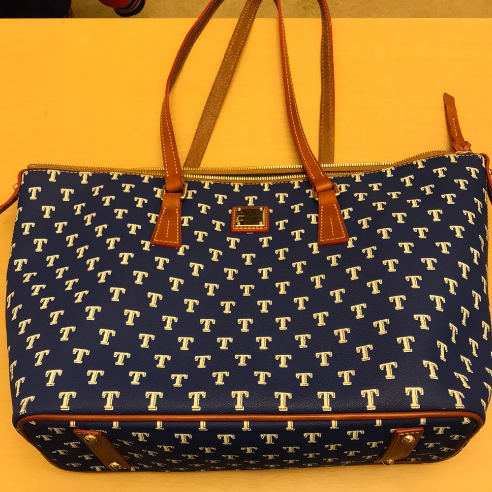 Dooney & Bourke Texas Rangers Purse & Wallet Set